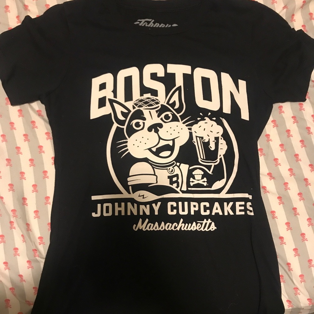 Johnny Cupcakes terrier shirt